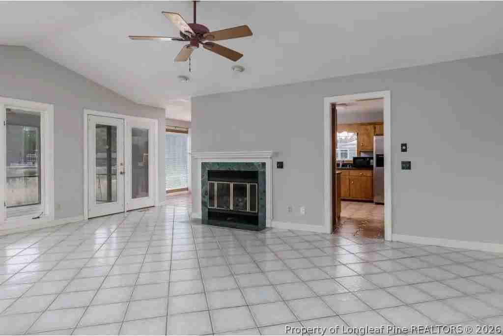 692 Cedar Pt - Photo 4 of 30