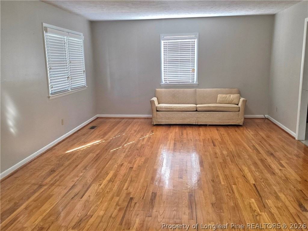 111 Chloe Dr - Photo 5 of 27