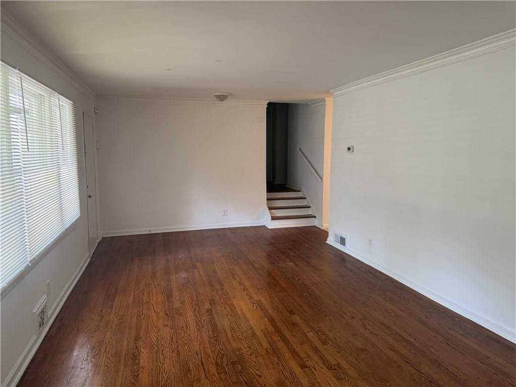 1936 Fort Valley Dr Sw - Photo 7 of 17