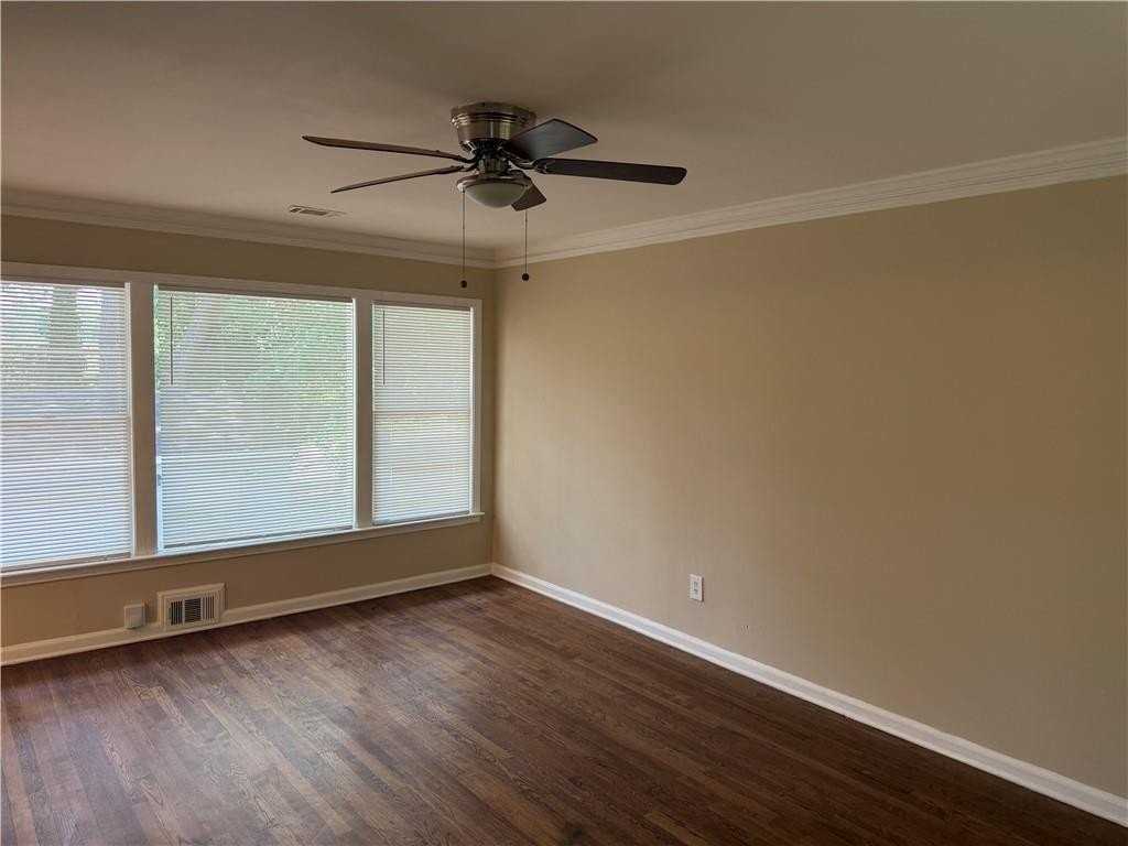2298 Bryant Dr - Photo 6 of 18
