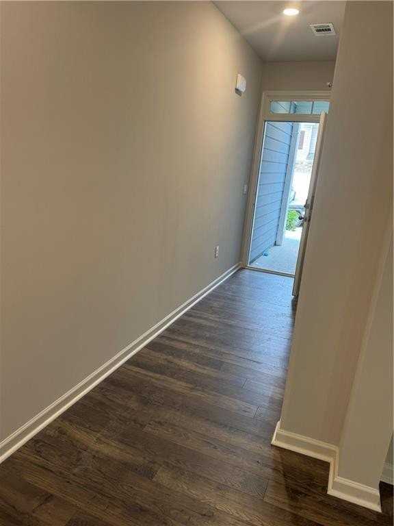 471 Stoneybrook Dr - Photo 3 of 9