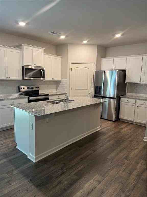 471 Stoneybrook Dr - Photo 5 of 9