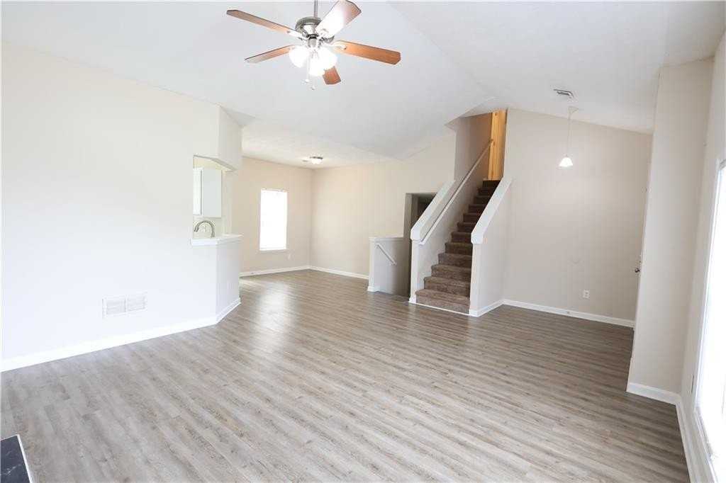 3044 Lake Park Trl - Photo 3 of 30