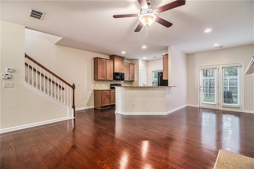 5004 Longview Walk - Photo 2 of 15