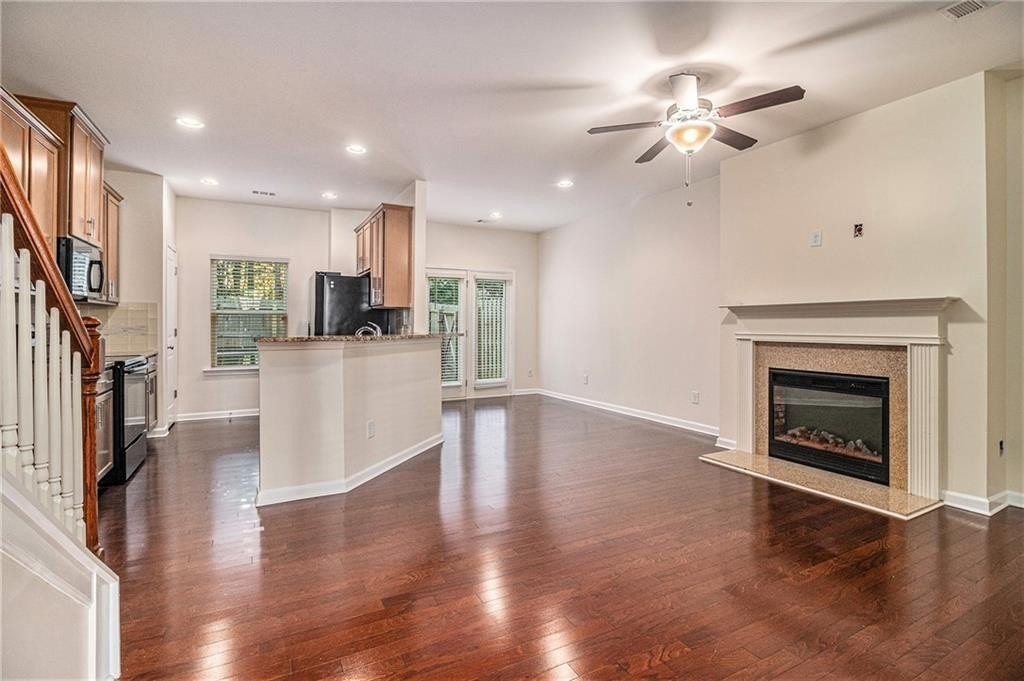 5004 Longview Walk - Photo 3 of 15