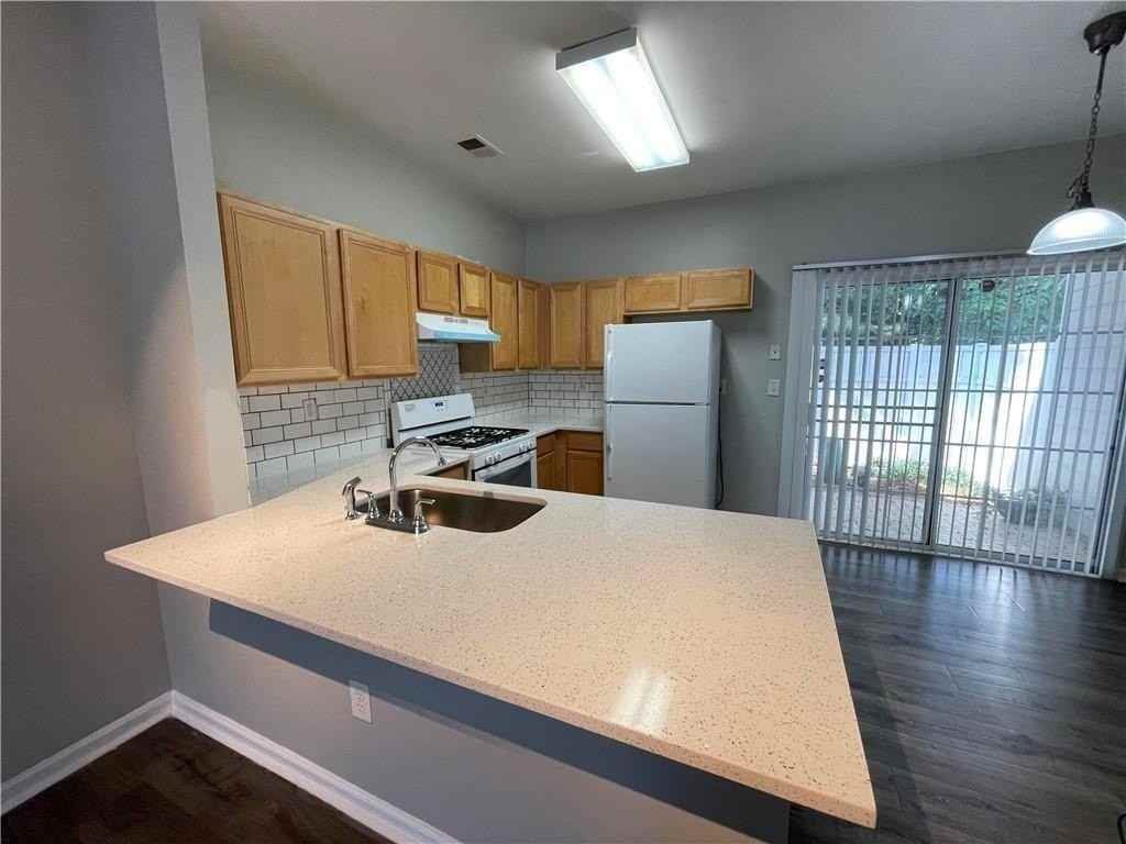 3322 Hidden Cove Cir - Photo 4 of 19