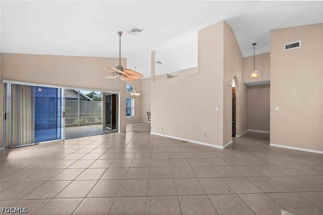 13648 Admiral Ct - Photo 5 of 32