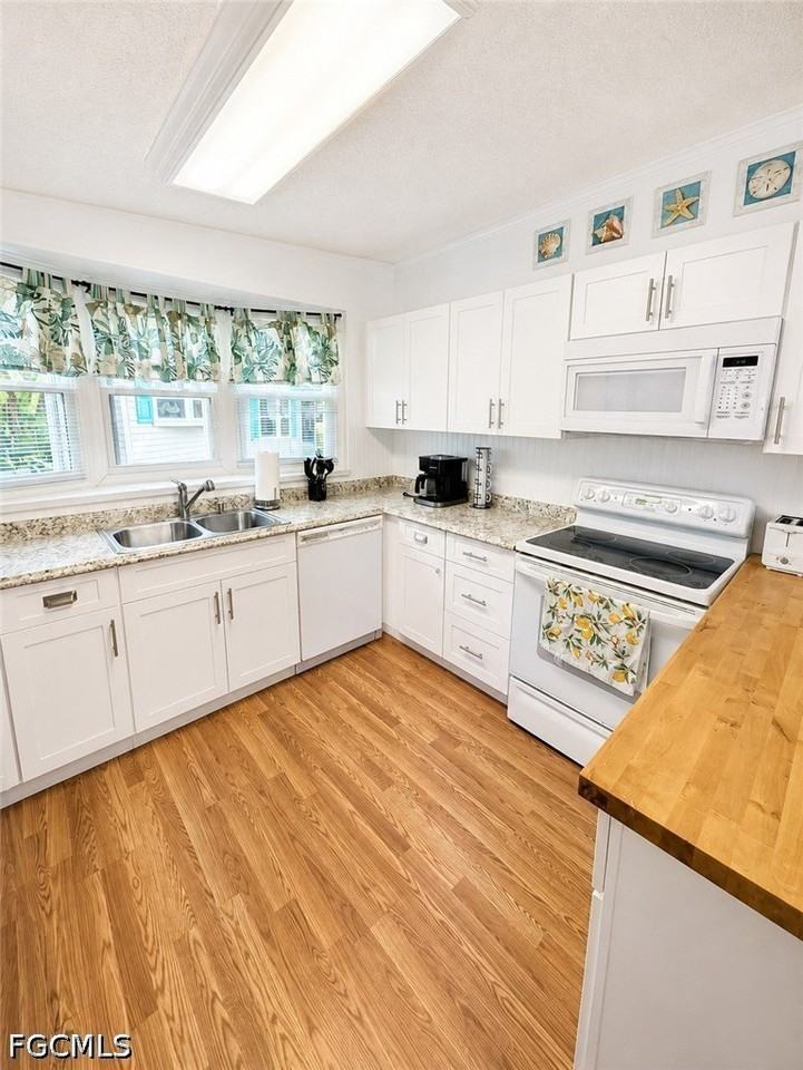 10401 Circle Pine Rd - Photo 4 of 17