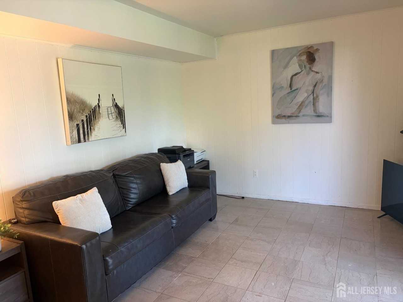 116 Lafayette Pl - Photo 4 of 13