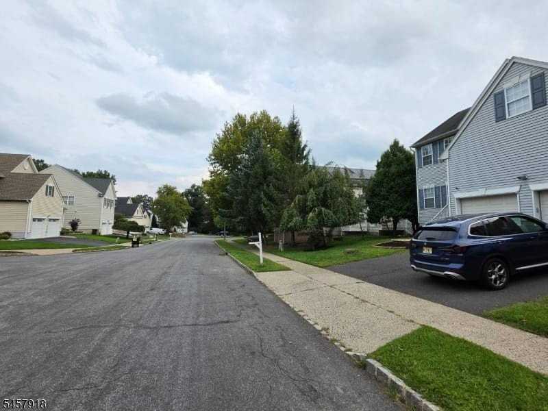 36 Wexford Way - Photo 3 of 28