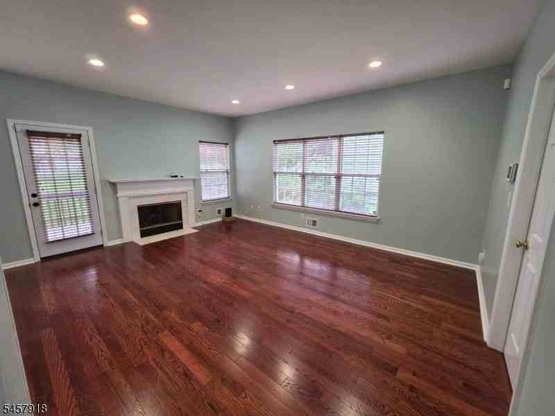 36 Wexford Way - Photo 5 of 28