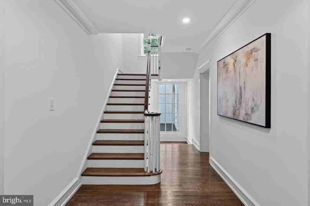 1013 Indian Creek Rd - Photo 6 of 50