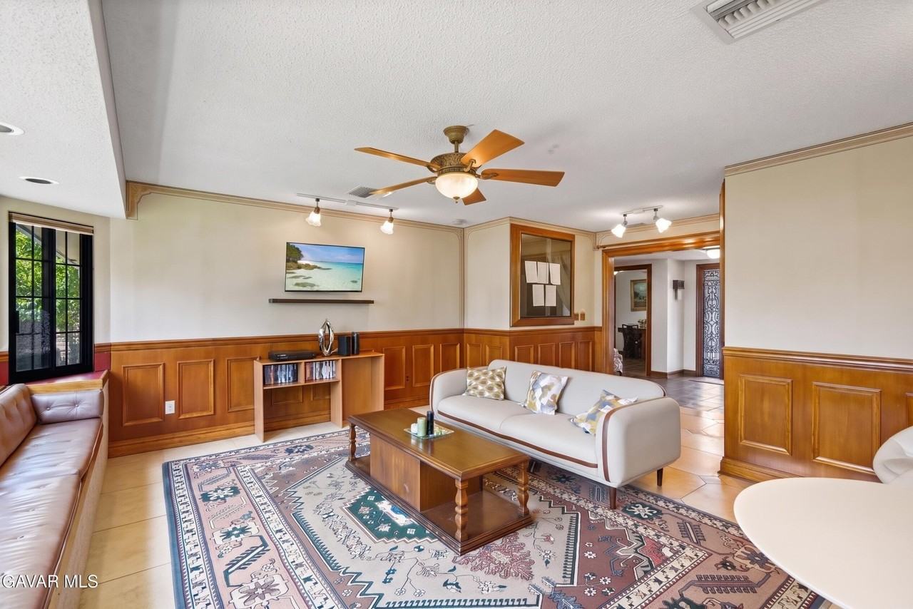 10307 Donna Ave - Photo 6 of 44