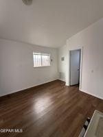 featured image of 1526 E Yandell Dr #B