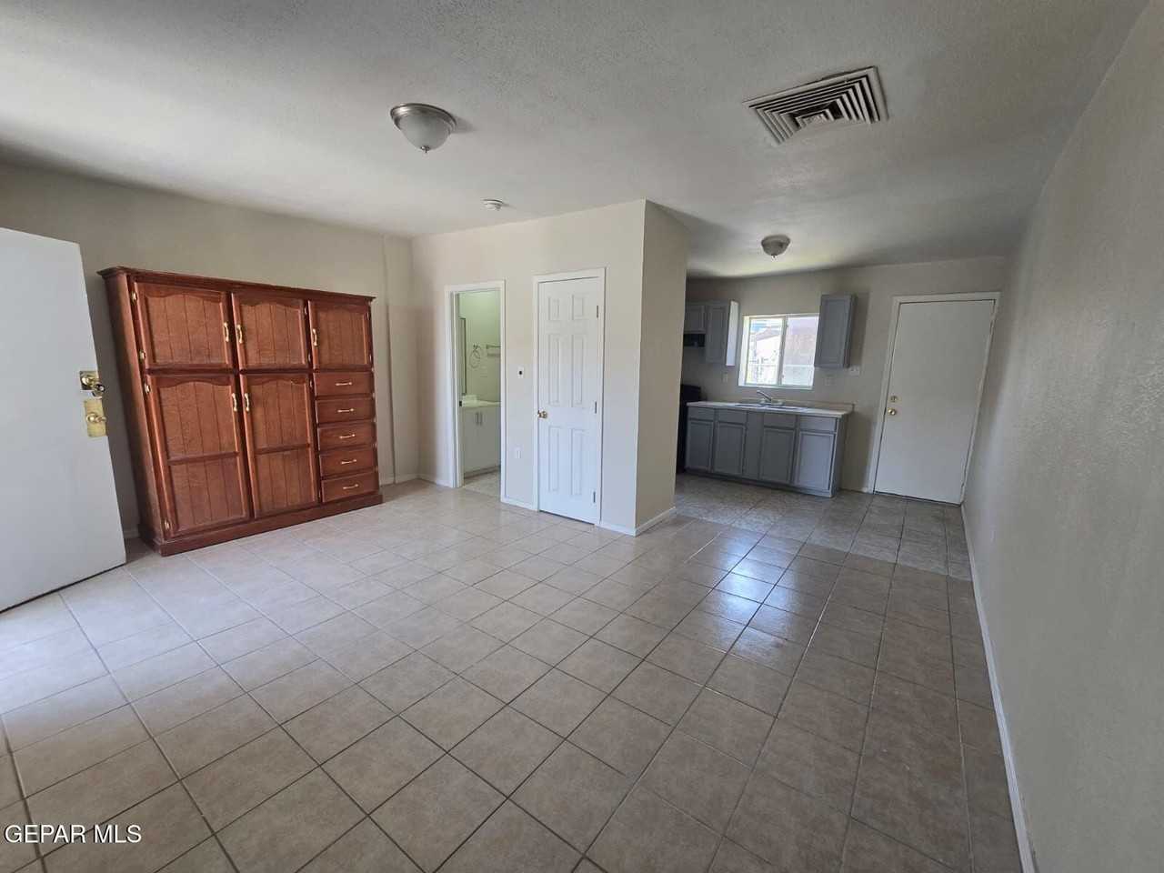 3923 Laredo Ave #C - Photo 2 of 7