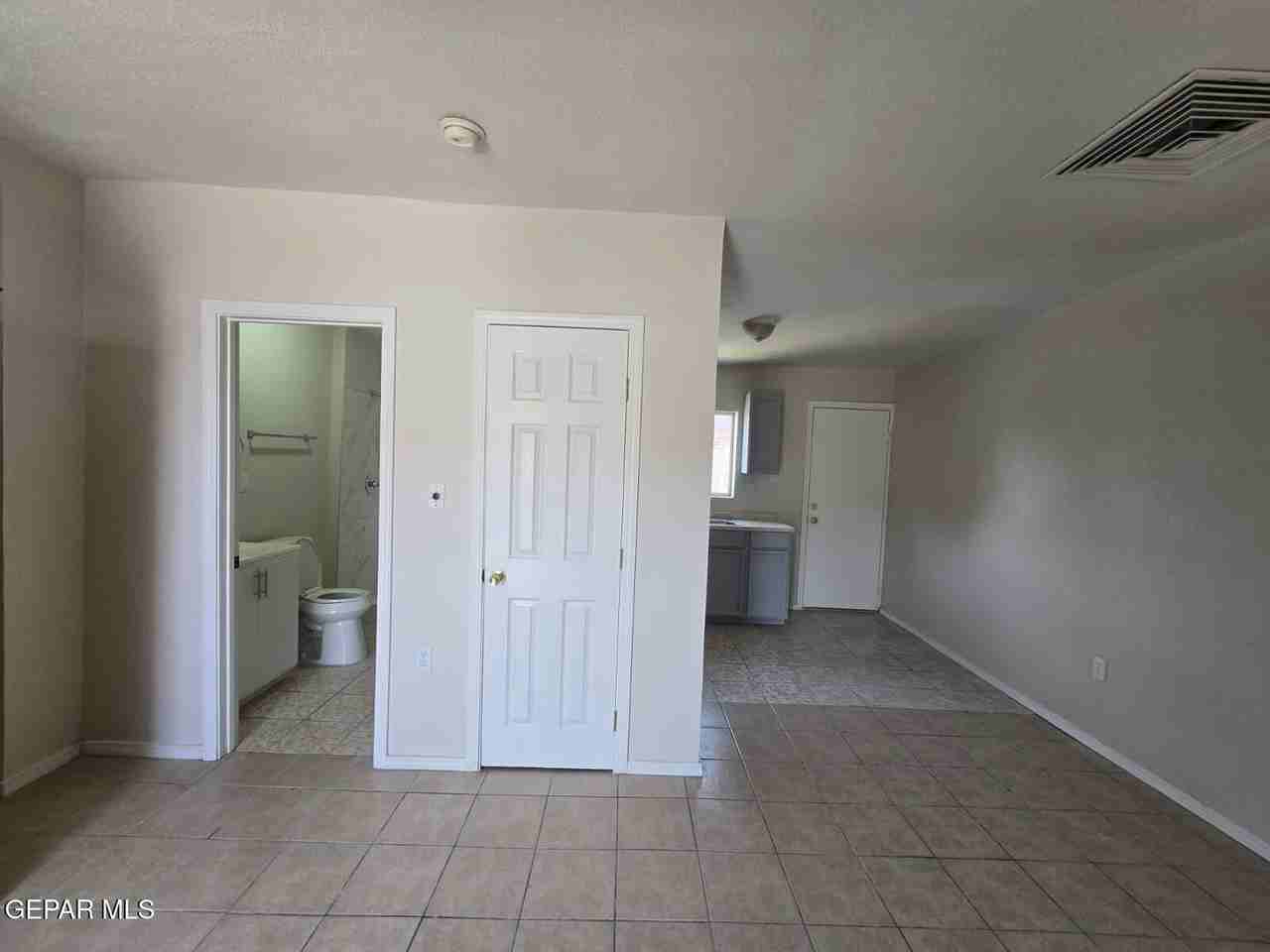 3923 Laredo Ave #C - Photo 3 of 7