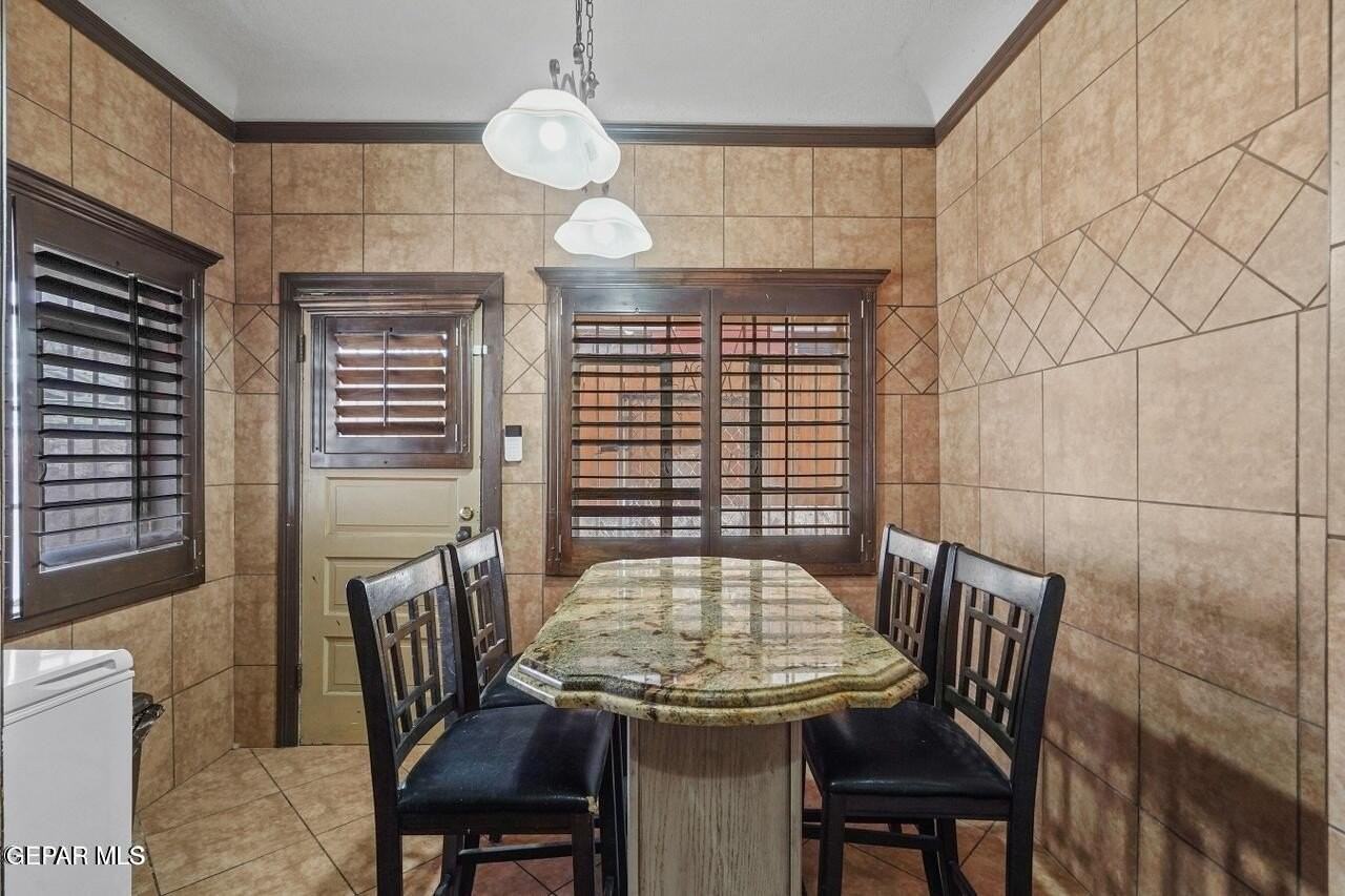 146 Brown St - Photo 3 of 9