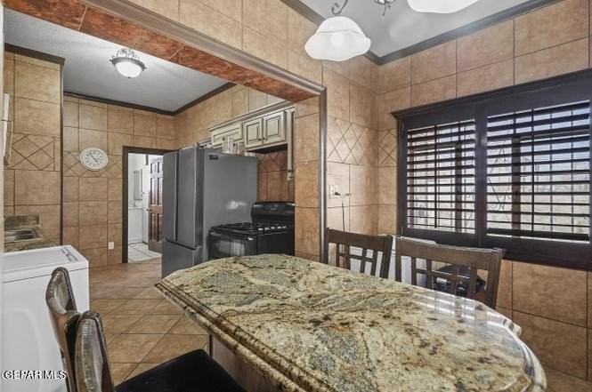 146 Brown St - Photo 4 of 9