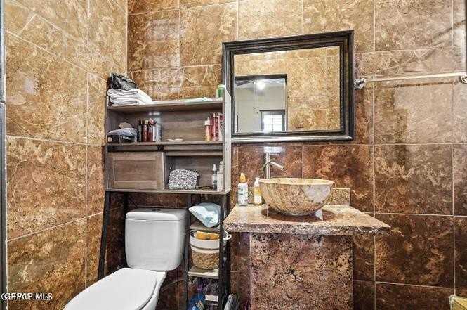 146 Brown St - Photo 7 of 9