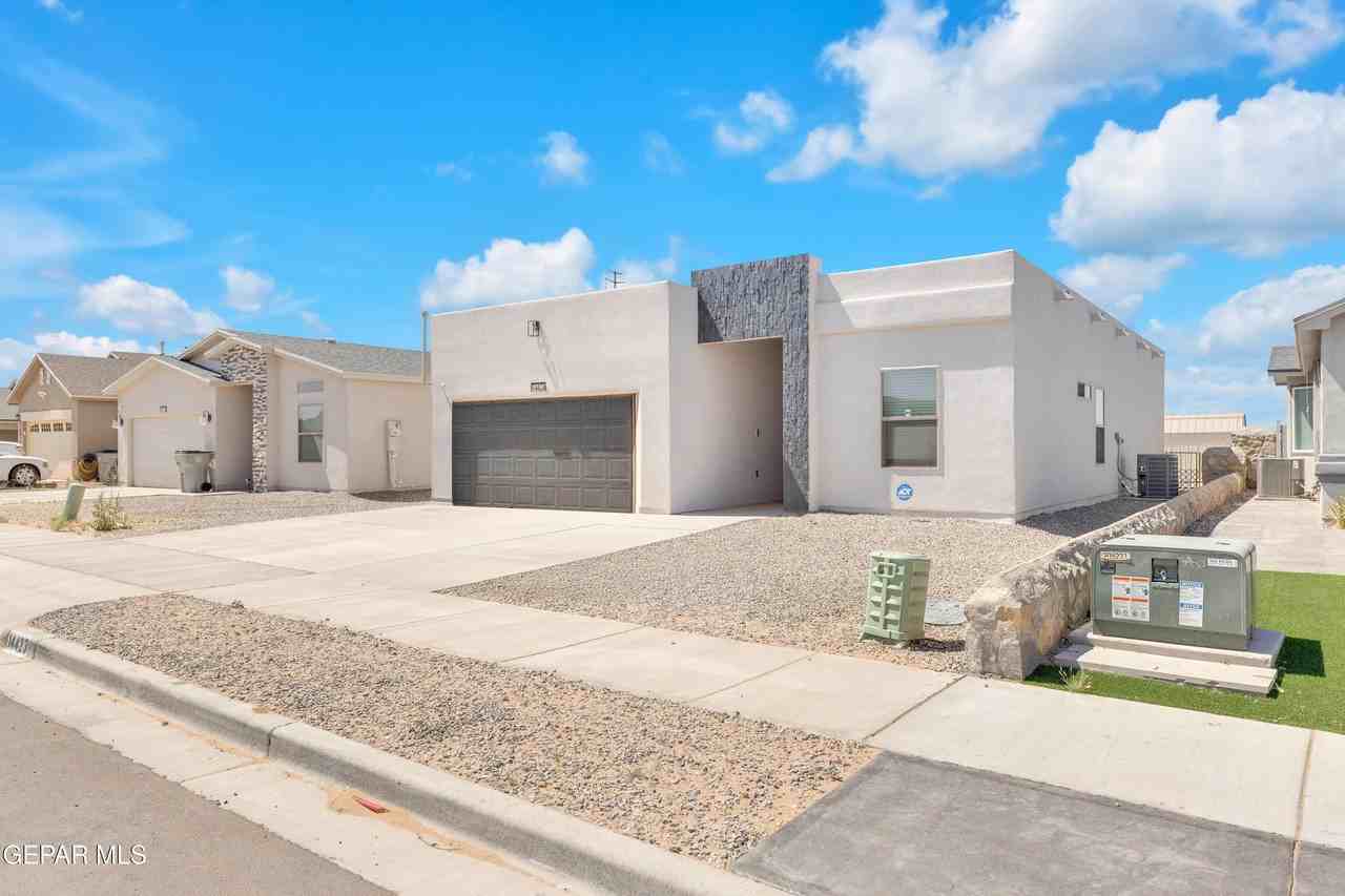 14423 Kayla Mia Dr - Photo 2 of 30