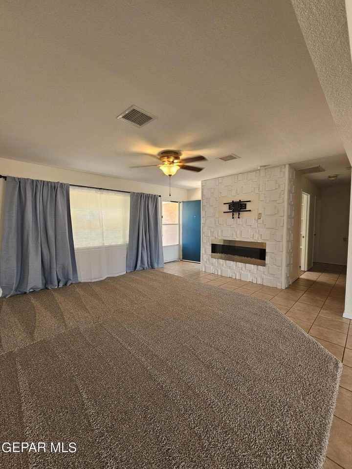 5644 Prince Edward Ave - Photo 7 of 35