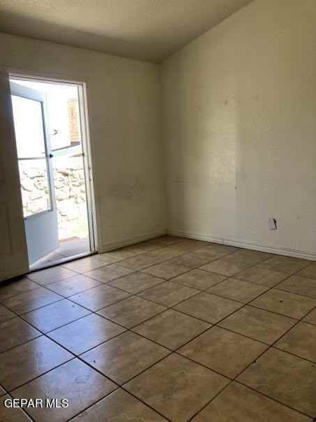 2709 Frankfort Ave #B - Photo 3 of 11