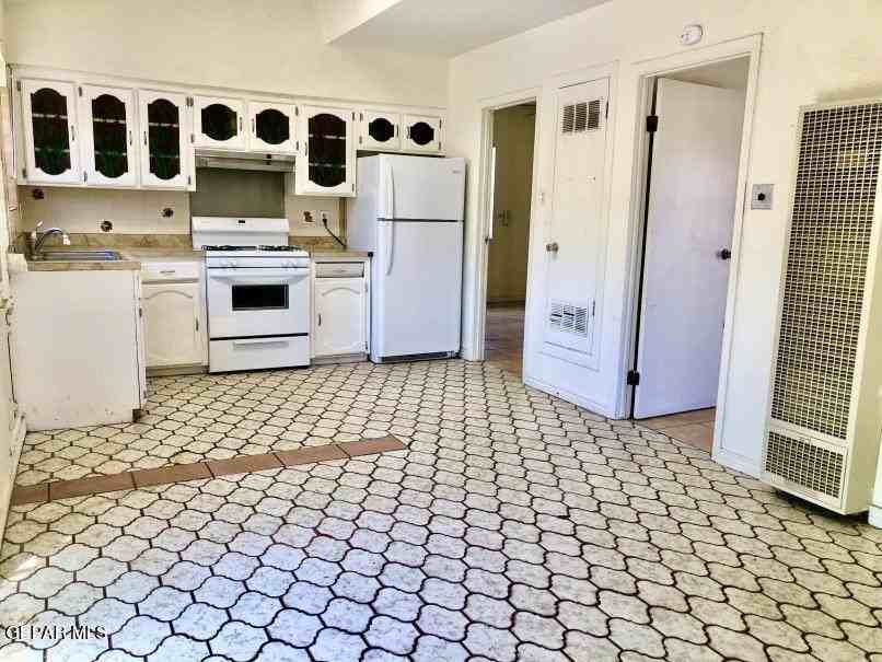 2709 Frankfort Ave #B - Photo 5 of 11