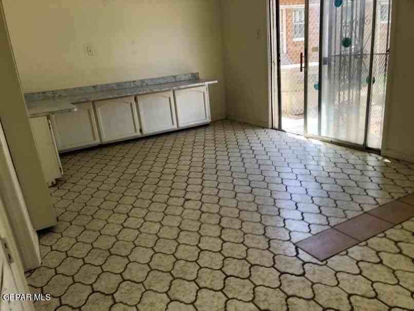 2709 Frankfort Ave #B - Photo 6 of 11