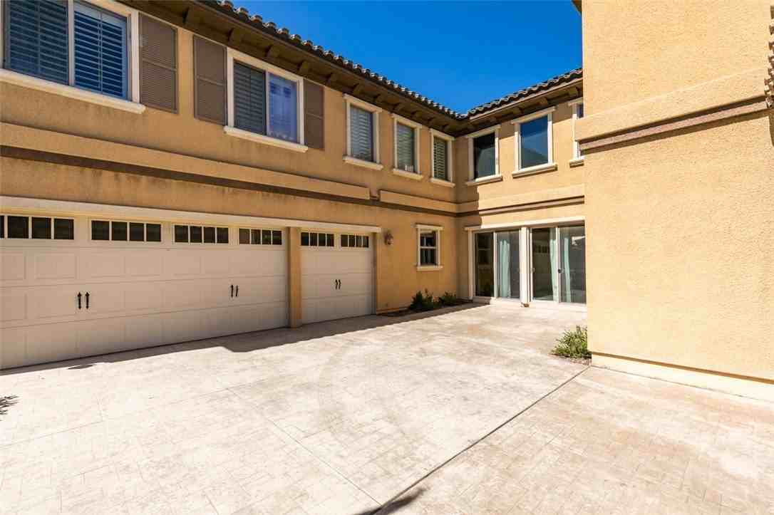 2713 Cyrano St - Photo 3 of 50