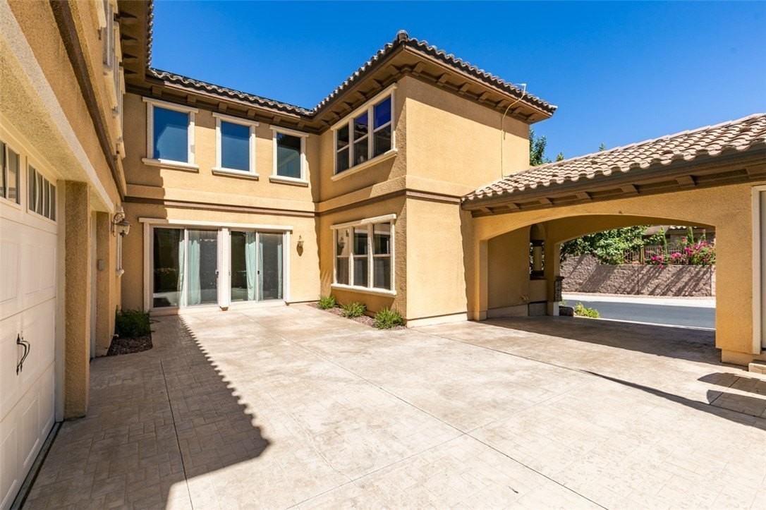 2713 Cyrano St - Photo 4 of 50