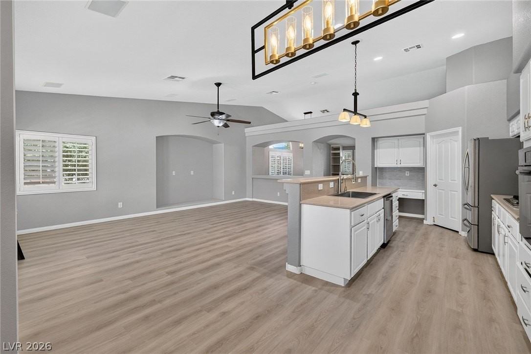 5317 Blue Evergreen Ave - Photo 4 of 31