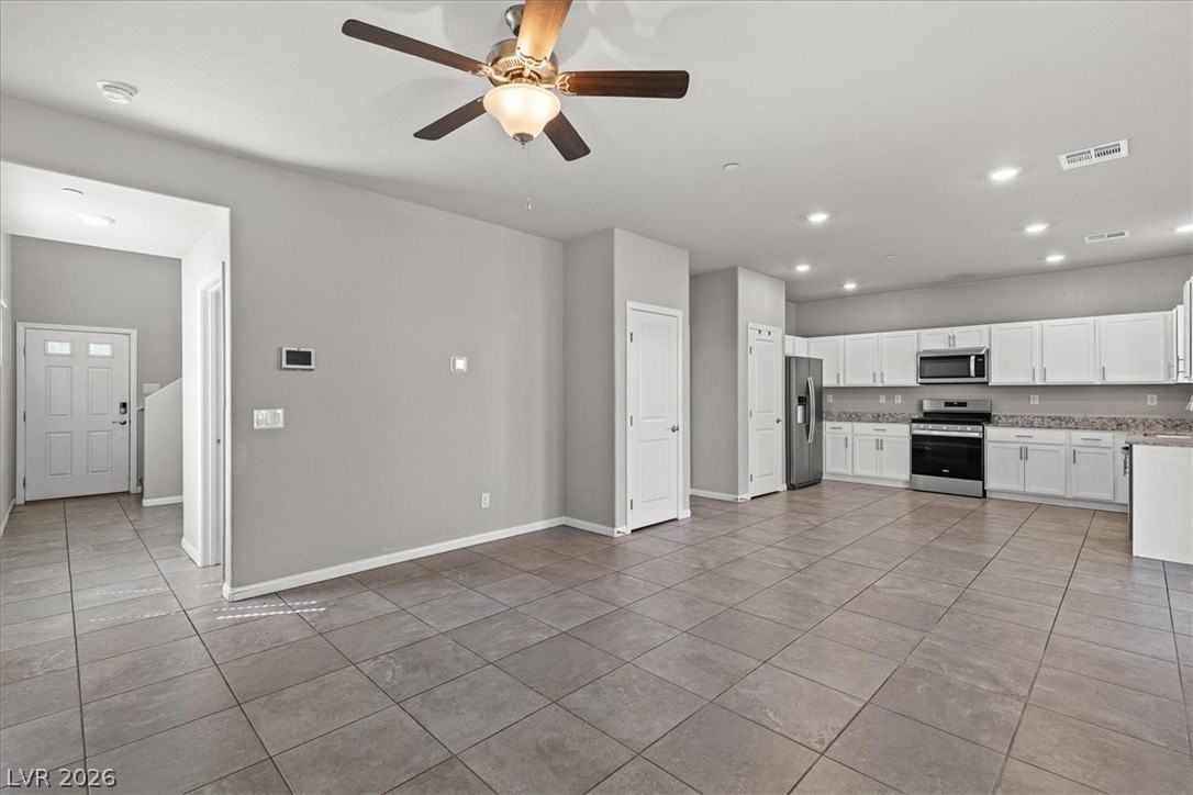 7910 Diamond Sky Ave - Photo 6 of 28