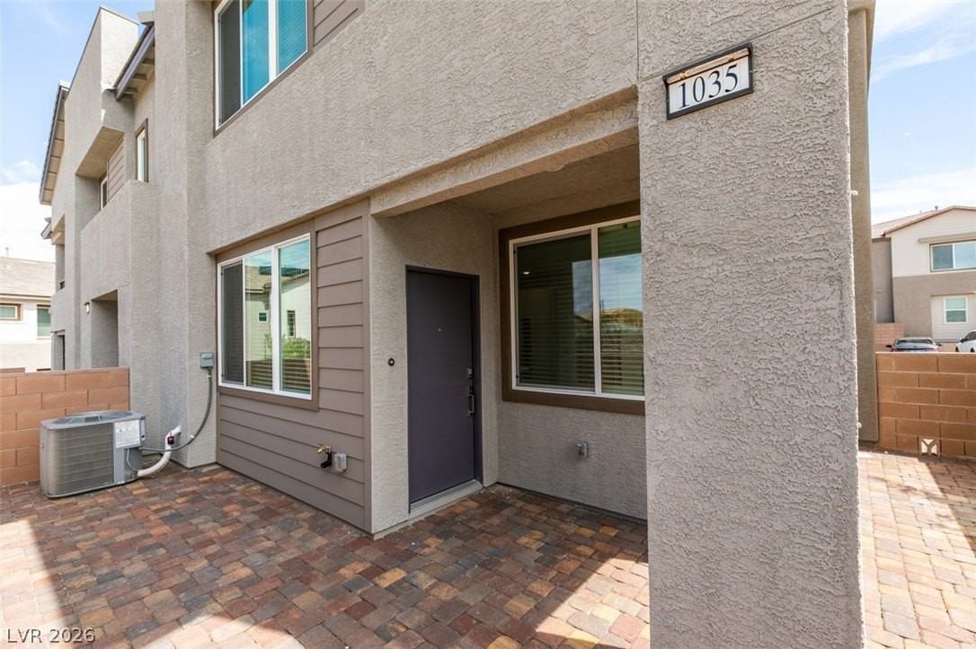 1035 Valeria Ridge Ln - Photo 3 of 39