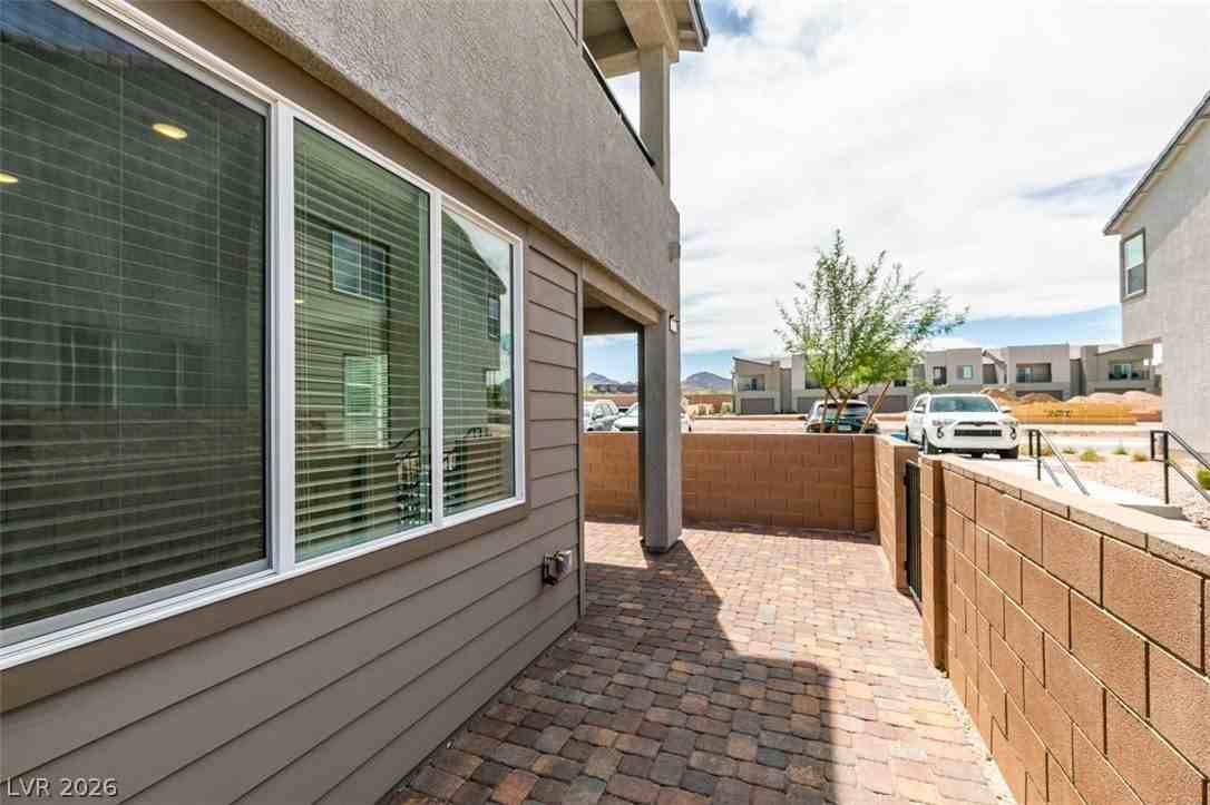 1035 Valeria Ridge Ln - Photo 5 of 39