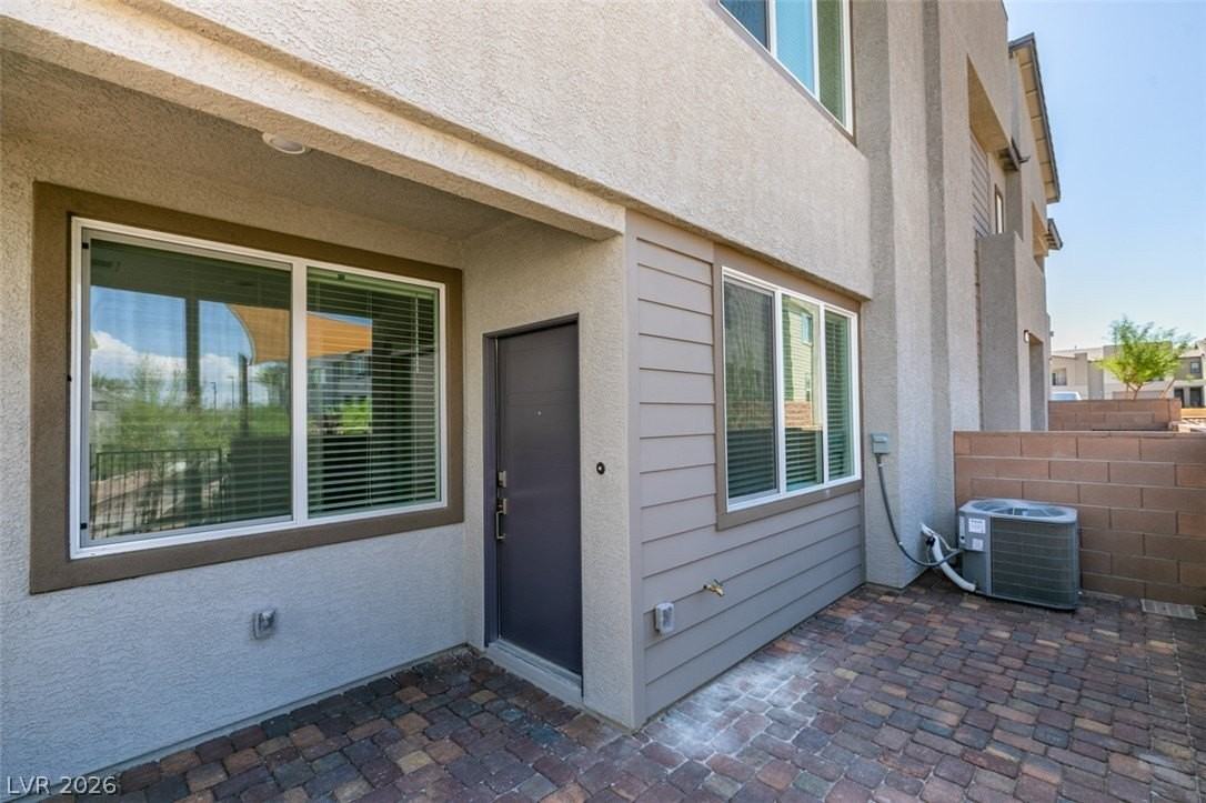 1031 Valeria Ridge Ln - Photo 3 of 41
