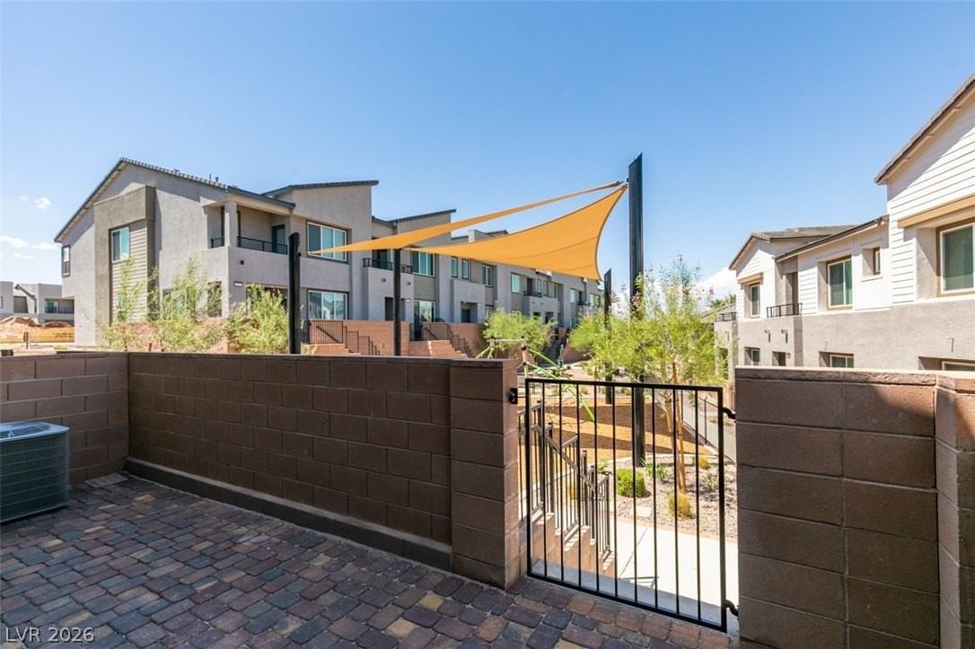 1031 Valeria Ridge Ln - Photo 4 of 41