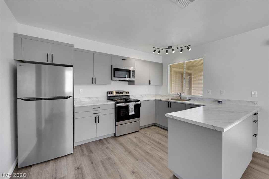 932 N Major Ave - Photo 4 of 18
