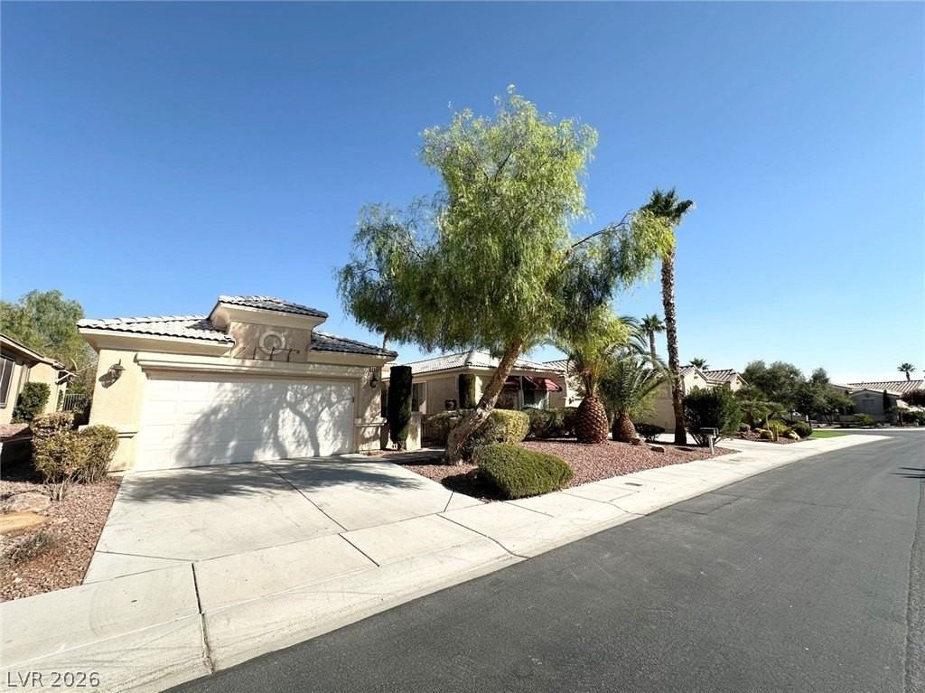 4684 Riva De Romanza St - Photo 3 of 20