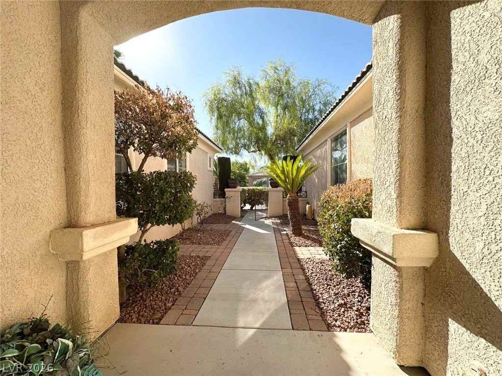 4684 Riva De Romanza St - Photo 4 of 20