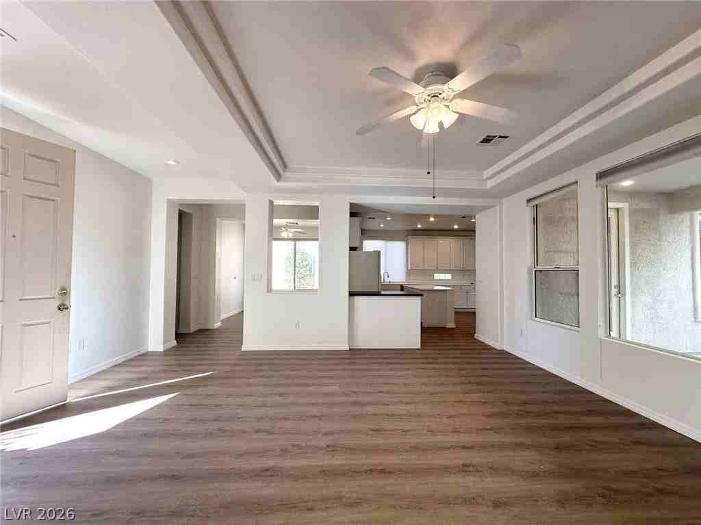 4684 Riva De Romanza St - Photo 6 of 20