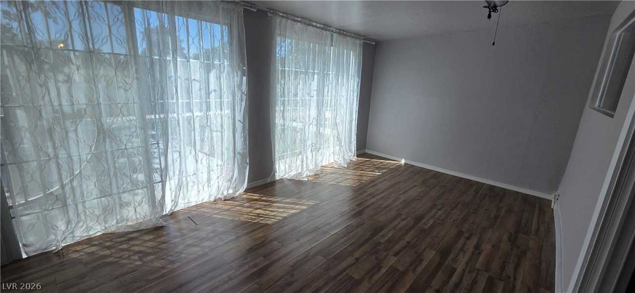 2297 E Desert Inn Rd #2 - Photo 3 of 13
