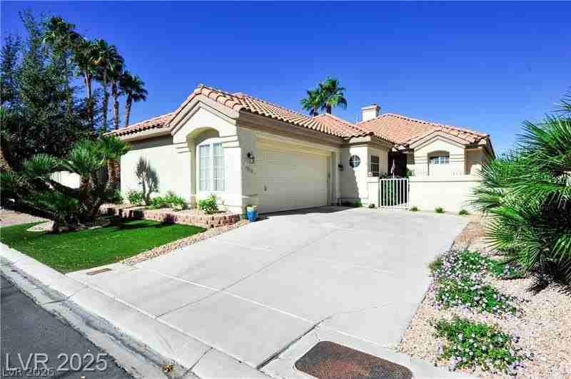 7920 Ben Hogan Dr - Photo 3 of 13