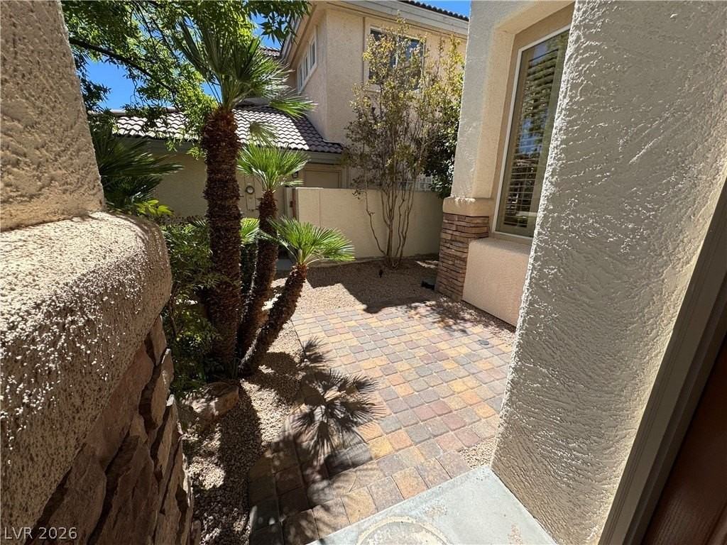 2109 Scarlet Rose Dr - Photo 2 of 48