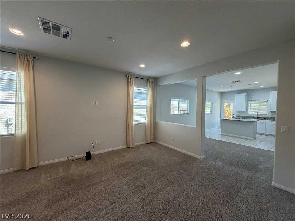 5814 Steinbeck Valley St - Photo 6 of 27