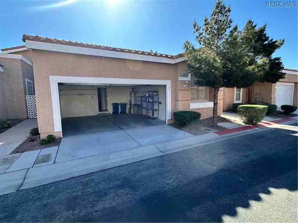 9044 Kimo St - Photo 3 of 49