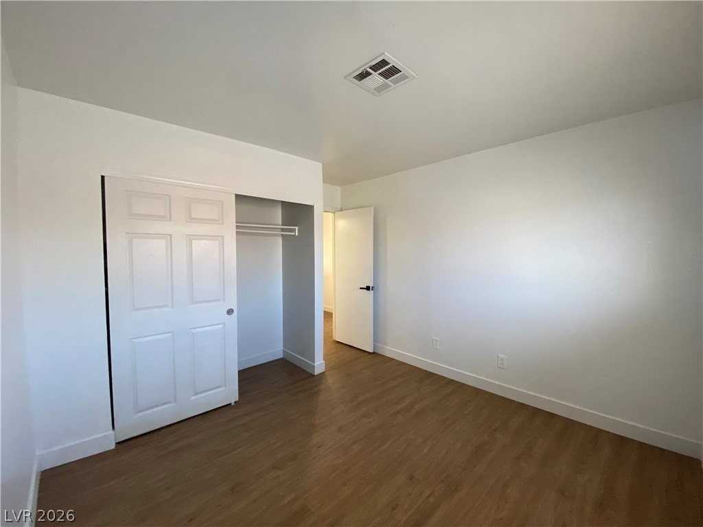 4750 Thunderbolt Ave #3 - Photo 4 of 12