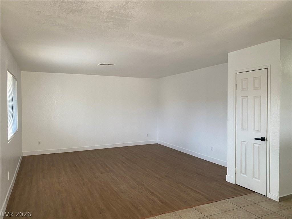 4750 Thunderbolt Ave #3 - Photo 5 of 12
