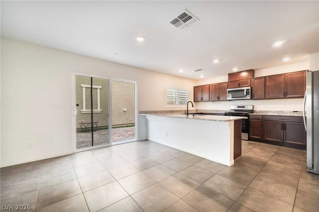 3761 Scafati Ave - Photo 7 of 33