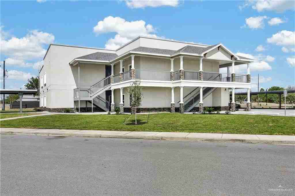 220 W VFW Avenue #8 - Photo 3 of 19