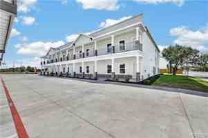 featured image of 220 W VFW Avenue #11